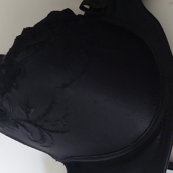 2 Gently worn padded BRAS SIZE 34B - Picture 2 of 13